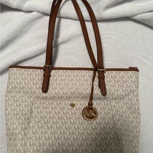 Michael Kors Jet Set Tote